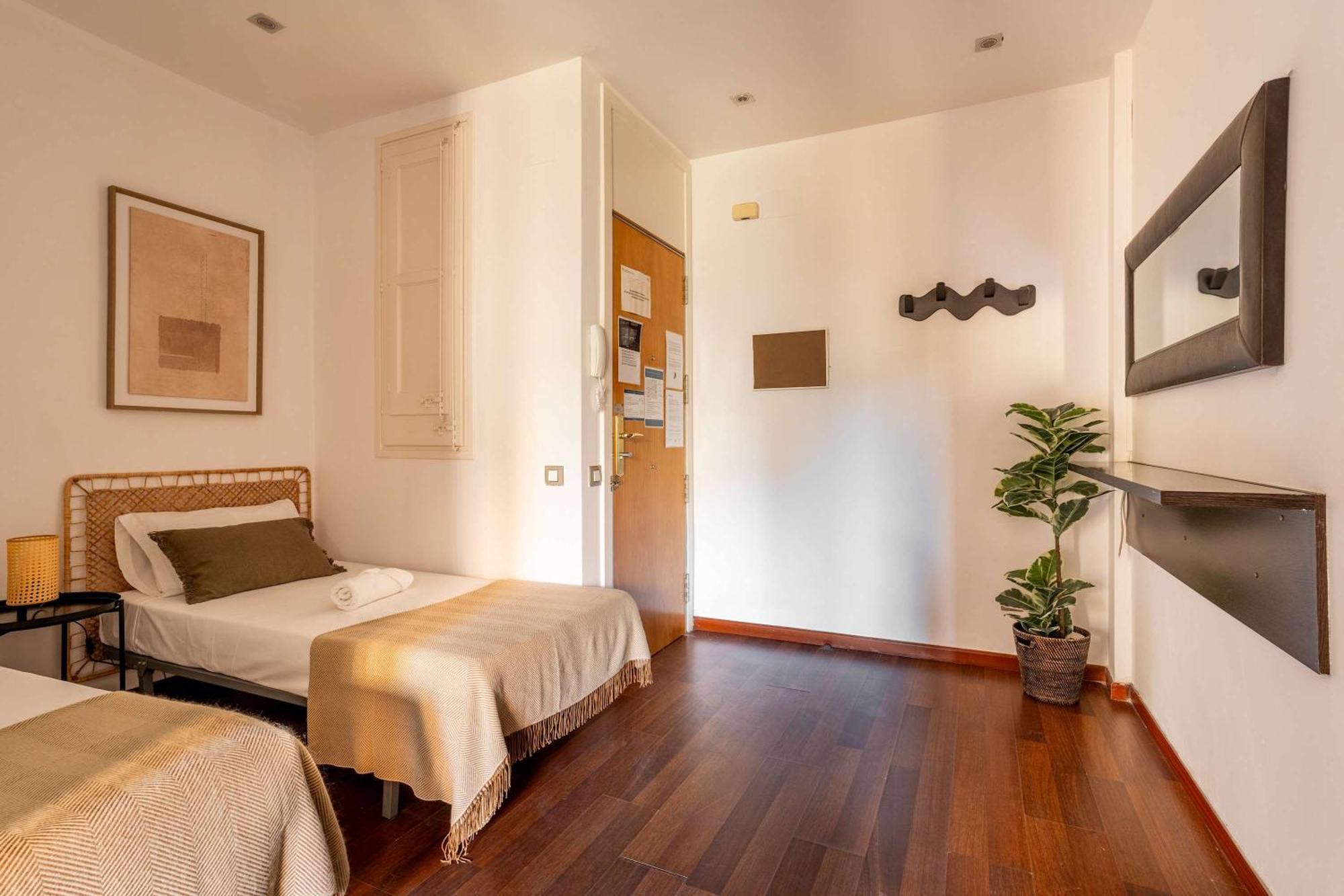 Ronda Sant Pere - Private City Center 1-Bedroom Suite Barcelona Exterior photo